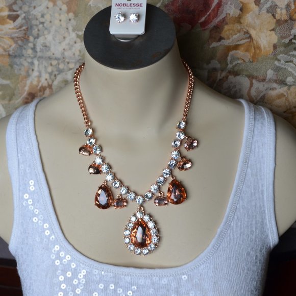 Rhinestone Crystal Chunky Necklace Earrings Set - Picture 6 of 7